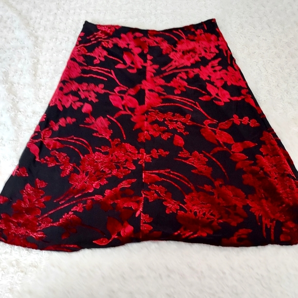 Willi Smith Floral Black Crushed red velvet Midi skirt Moody Goth Romantic Y2K - Picture 2 of 9